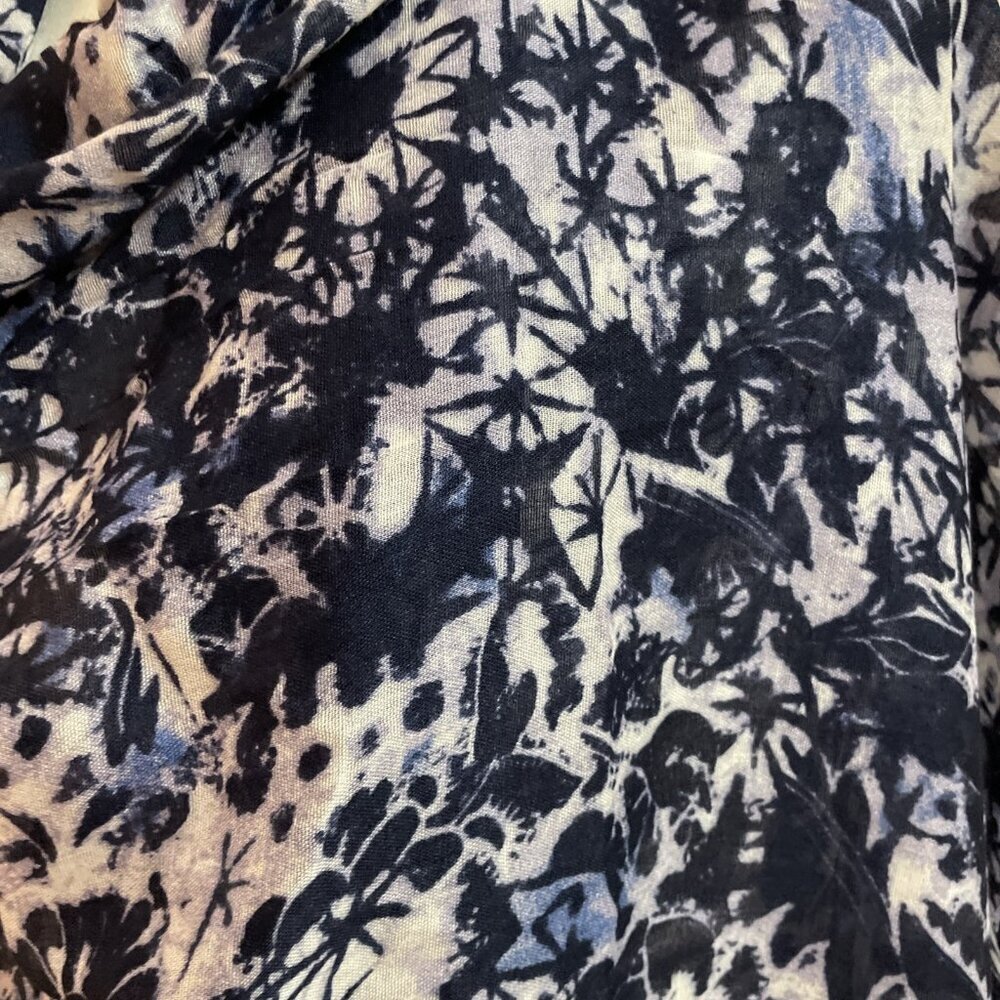 Liz Claiborne Abstract Floral Scarf Shawl Wrap 26X80" Navy Fringe Boho NWT - Picture 3 of 9